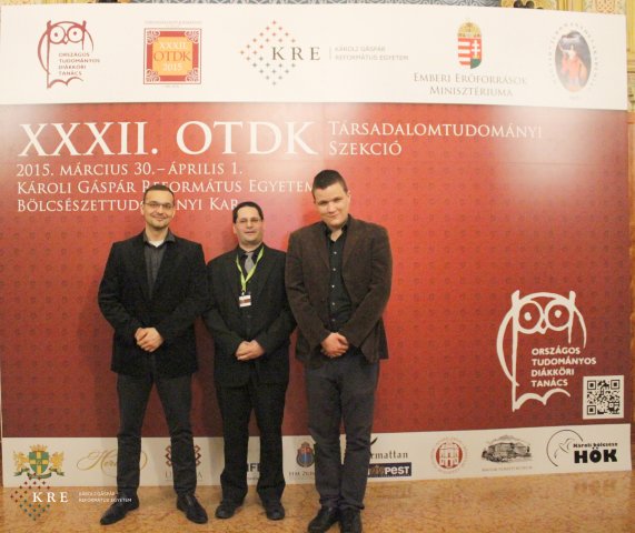 OTDK fal előtt készült képek